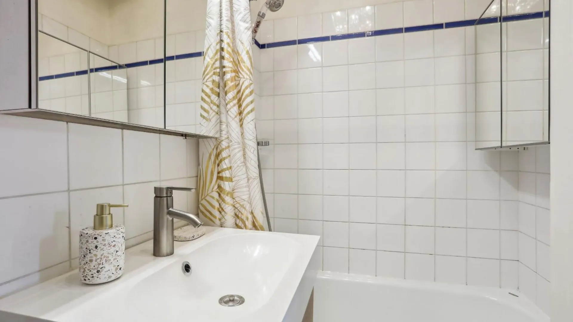Eiffel Tower & Faubourg - 1Br - Cityapartmentstay 巴黎