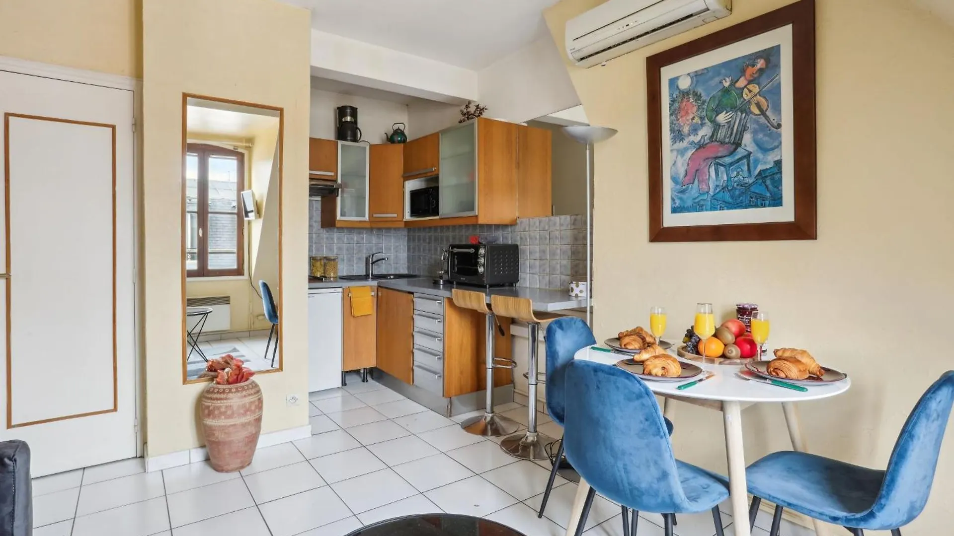 Apartment Eiffel Tower & Faubourg - 1Br - Cityapartmentstay Paris