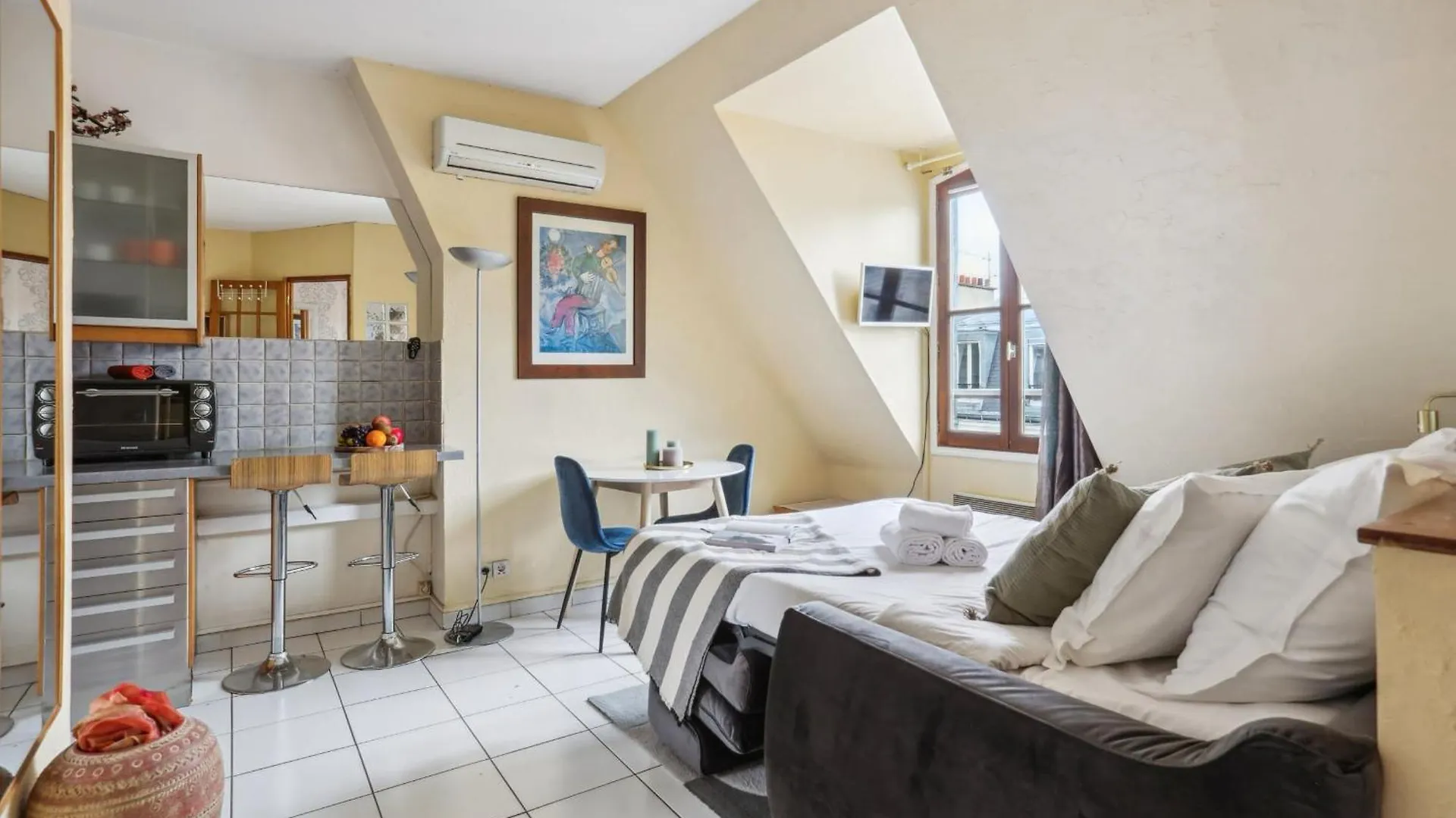Apartment Eiffel Tower & Faubourg - 1Br - Cityapartmentstay Paris