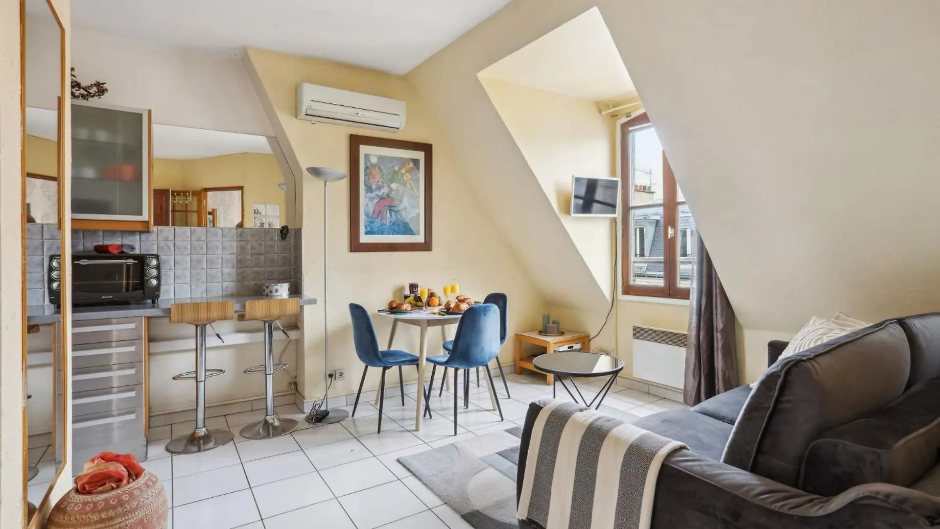 Eiffel Tower & Faubourg - 1Br - Cityapartmentstay Paris 0*,  France